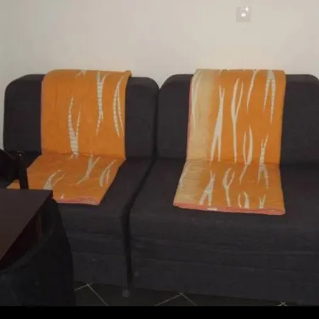 4 Sleeps 4 Guests * Split