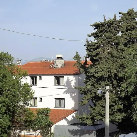 Apartman 4 Sleeps 4 Guests *