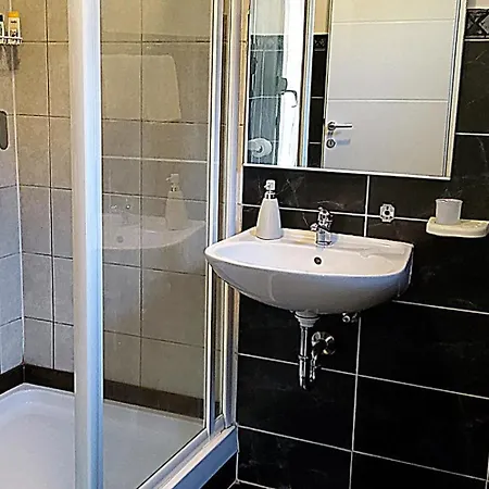 Apartment 4 Sleeps 4 Guests Split