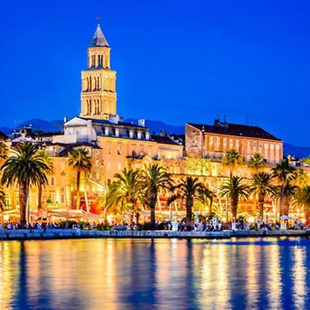 4 Sleeps 4 Guests Apartman Split