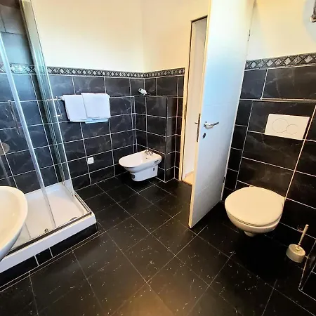4 Sleeps 4 Guests Appartement Split